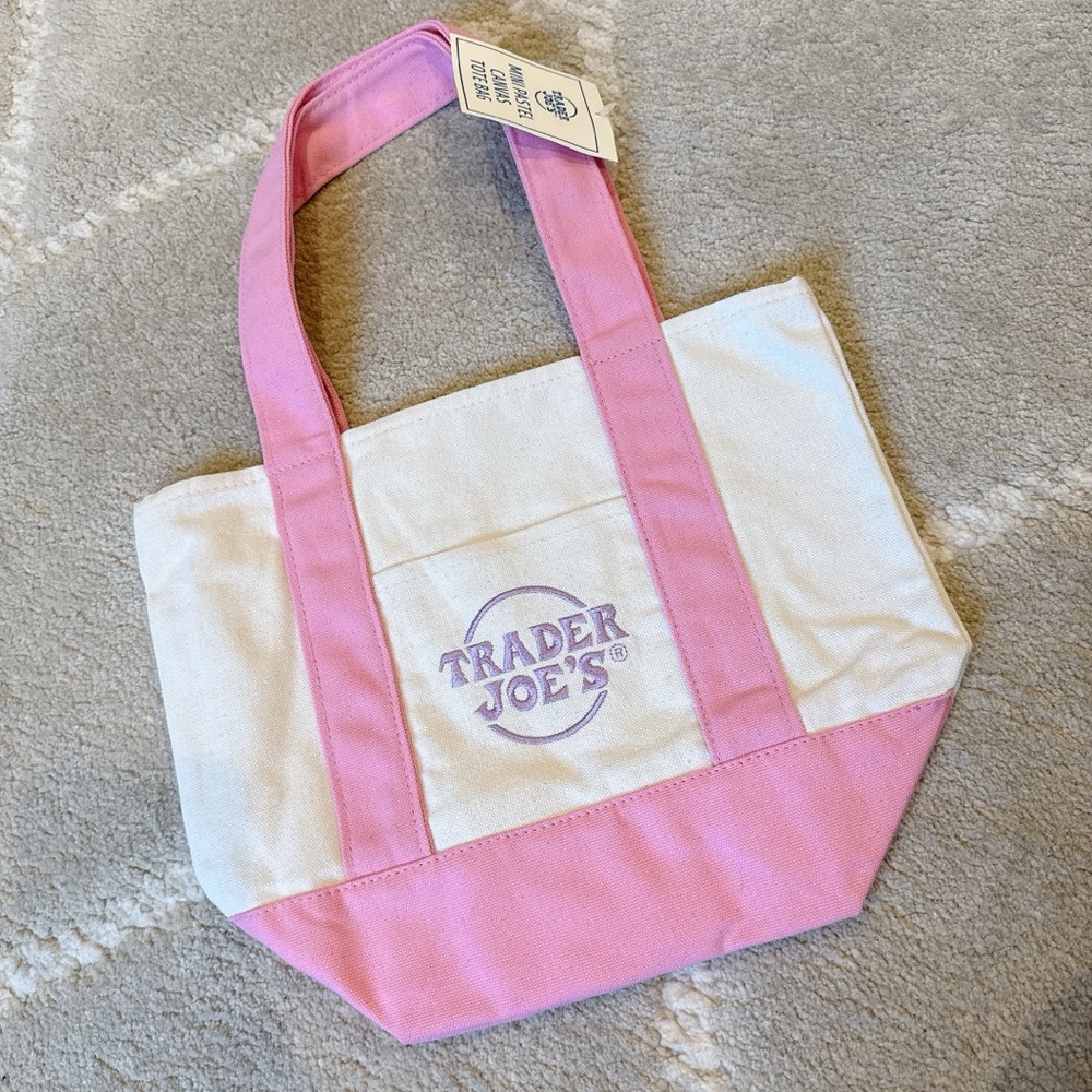 Chic Pink and White Tote Bag for Everyday Use
